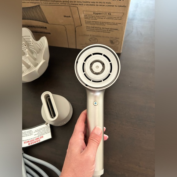 Shark HyperAir IQ Hair Dryer - Picture 2 of 8